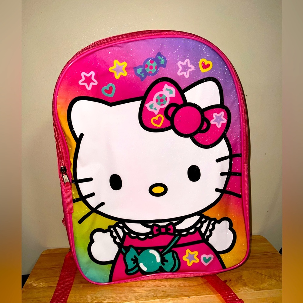 Hello Kitty
Light Weight Backpack